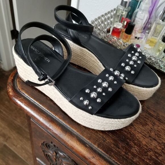 Marc Fisher strappy black platform sandal - Picture 3 of 5